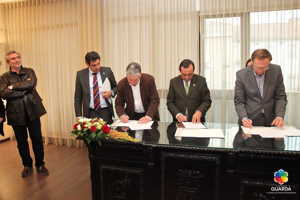 Assinatura do protocolo de desenvolvimento do andebol no Concelho da Guarda