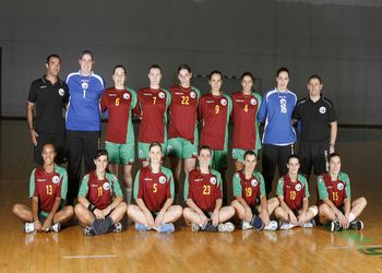 Selecção Nacional A feminina e equipa técnica - época 2009-10