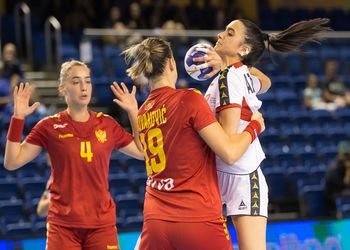 Montenegro : Portugal - Mundial Sub20 Femininos - foto: IHF/Anikó Kovács