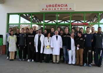 Visita do ABC Braga Andebol Sad ao Hospital do Barlavento Algarvio