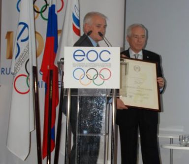 Luis Santos recebe EOC Olympic Laurel Award