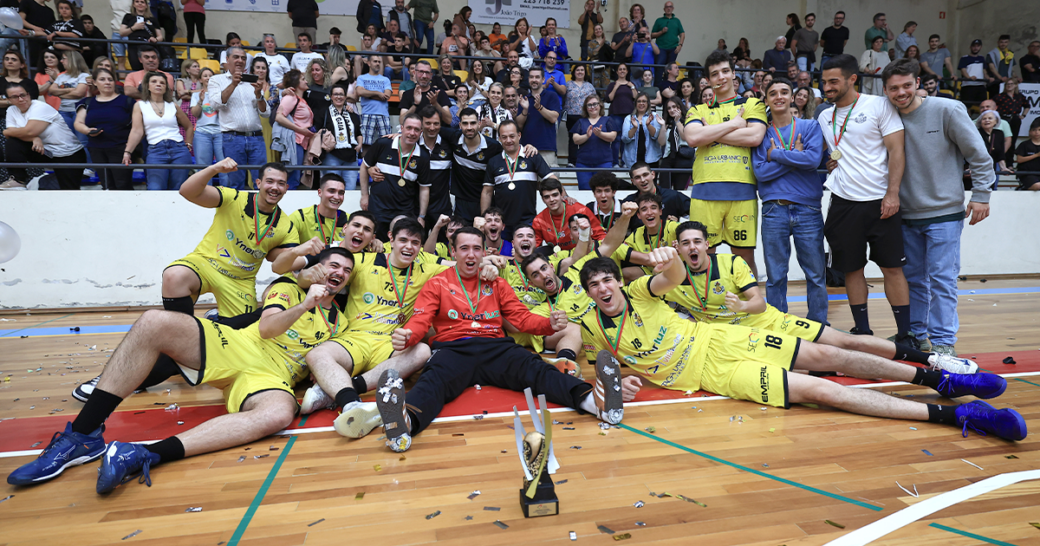 FC Gaia celebra conquista do Campeonato Nacional de sub-20 em casa –  Federação de Andebol de Portugal